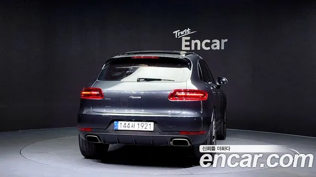 Porsche Macan 2017 — фото 4