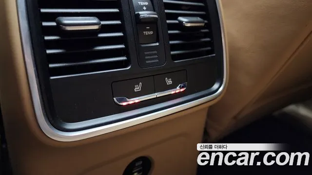 Porsche Macan 2017 — фото 19