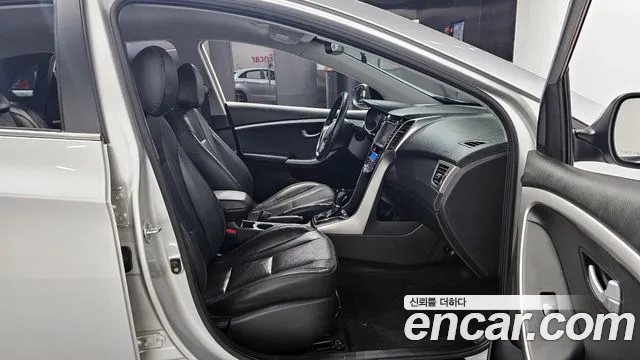 Hyundai i30 2016 — фото 10