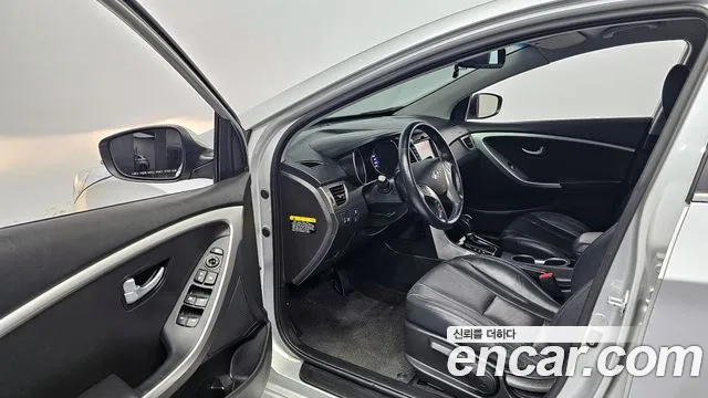 Hyundai i30 2016 — фото 11