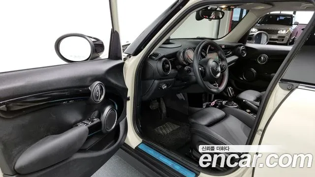 Mini Cooper 2020 — фото 10