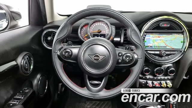 Mini Cooper 2020 — фото 13