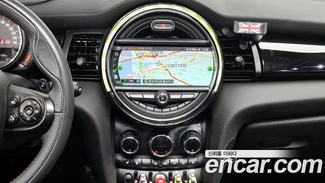 Mini Cooper 2020 — фото 14