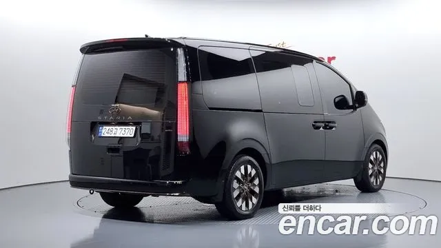 Hyundai Staria 2024 — фото 2