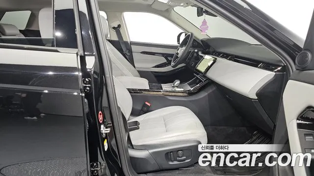 Land Rover Range Rover Evoque 2024 — фото 11