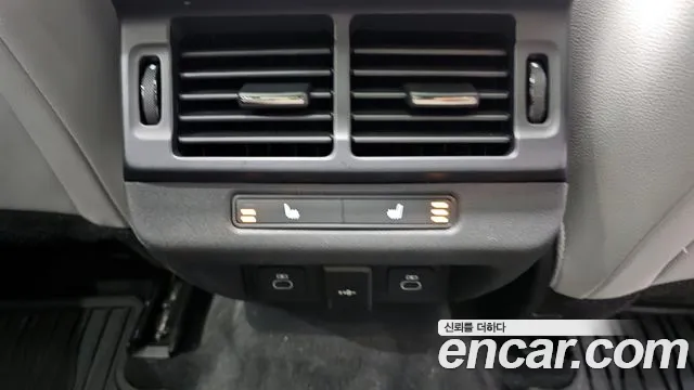 Land Rover Range Rover Evoque 2024 — фото 18