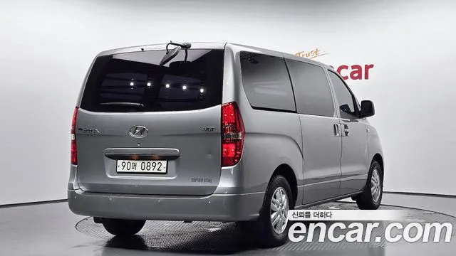 Hyundai Starex 2019 — фото 2