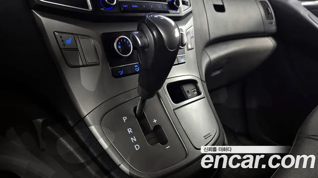 Hyundai Starex 2019 — фото 9