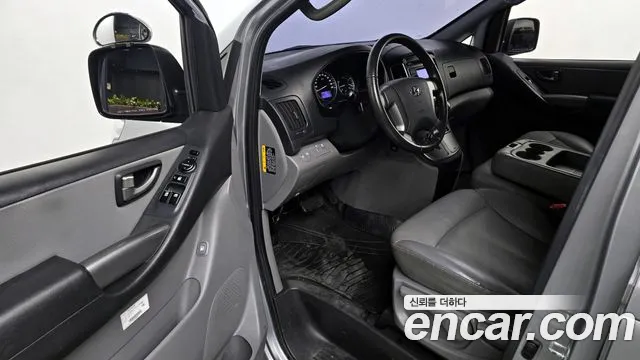 Hyundai Starex 2019 — фото 11