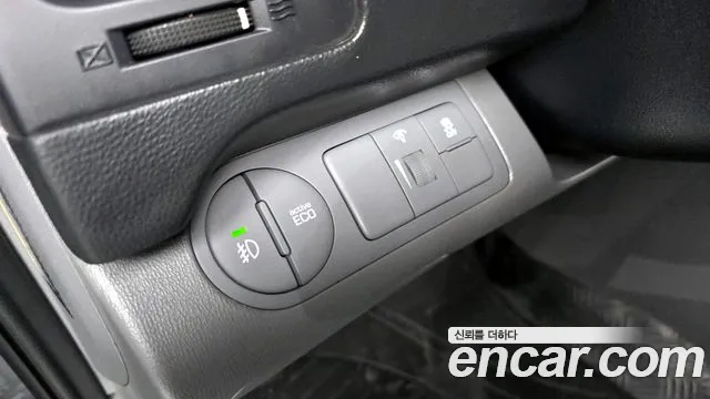 Hyundai Starex 2019 — фото 14