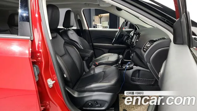 Jeep Compass 2020 — фото 11