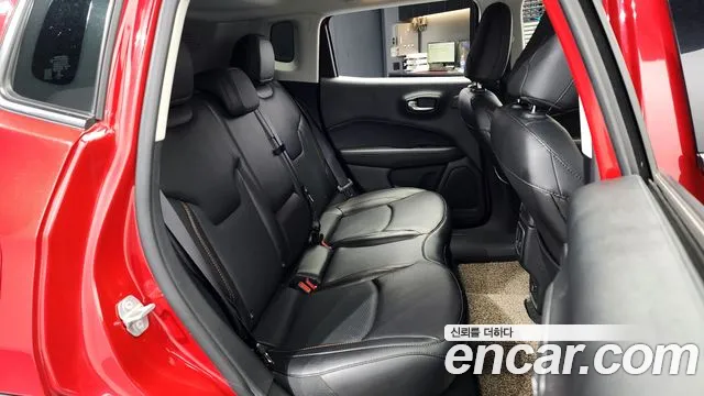 Jeep Compass 2020 — фото 12