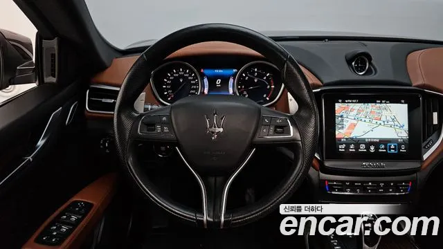 Maserati Ghibli 2017 — фото 13