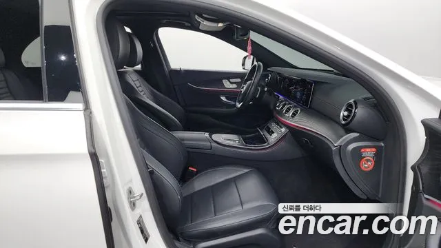 Mercedes-Benz E-Class 2021 — фото 11