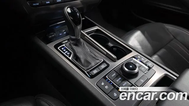 Hyundai Genesis 2016 — фото 9