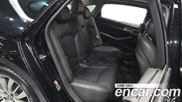 Hyundai Genesis 2016 — фото 12