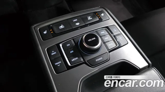 Hyundai Genesis 2016 — фото 19