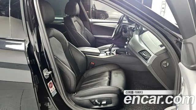 BMW 5-Series 2017 — фото 10