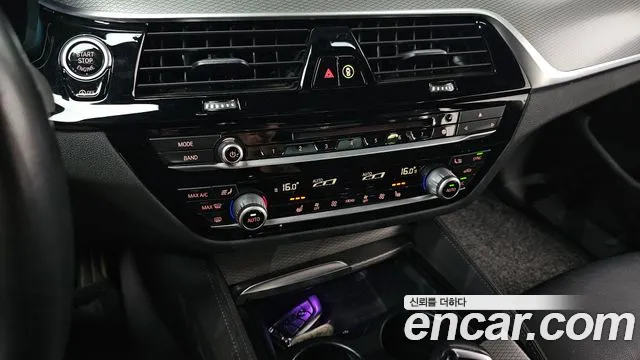 BMW 5-Series 2017 — фото 17