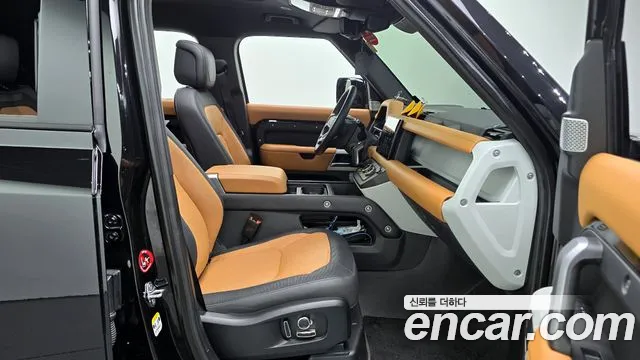 Land Rover Defender 2024 — фото 10