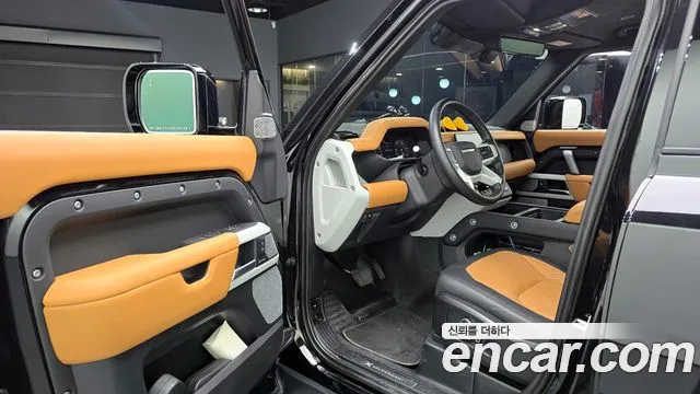 Land Rover Defender 2024 — фото 11