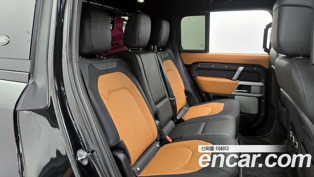 Land Rover Defender 2024 — фото 13