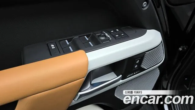 Land Rover Defender 2024 — фото 18