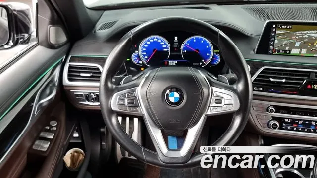 BMW 7-Series 2017 — фото 13