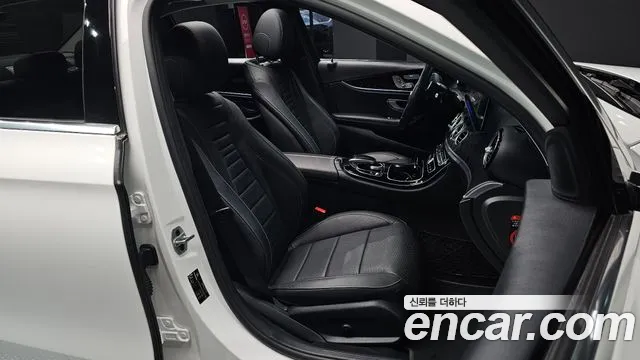 Mercedes-Benz E-Class 2019 — фото 10