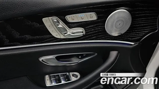 Mercedes-Benz E-Class 2019 — фото 17