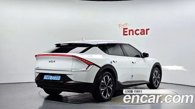 Kia EV6 2022 — фото 2