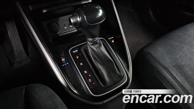 Kia Carens 2015 — фото 9