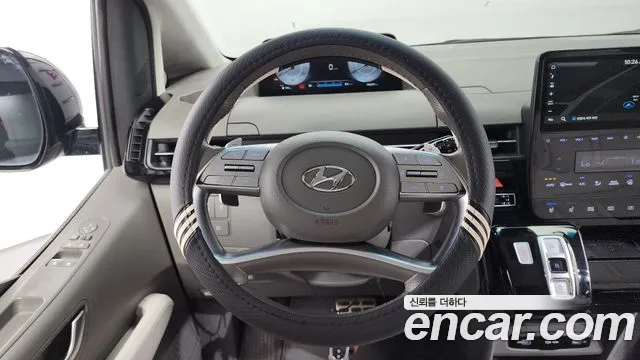 Hyundai Staria 2023 — фото 13