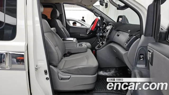 Hyundai Starex 2011 — фото 11
