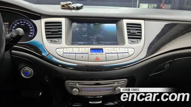 Hyundai Genesis 2013 — фото 16