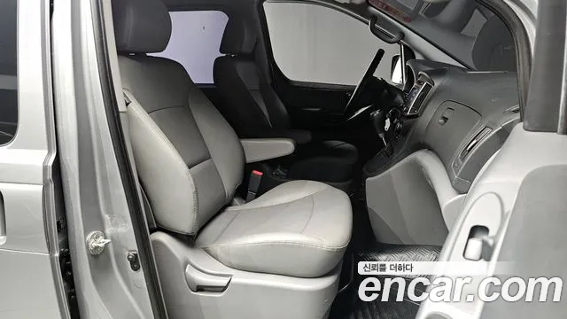 Hyundai Starex 2019 — фото 10