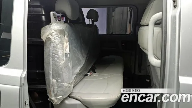 Hyundai Starex 2019 — фото 12