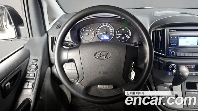 Hyundai Starex 2019 — фото 13