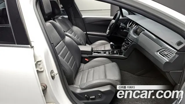 Peugeot 508 2015 — фото 10