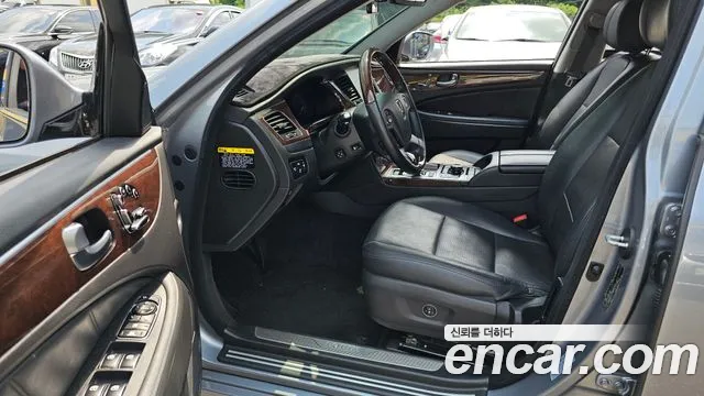 Hyundai Equus 2015 — фото 11