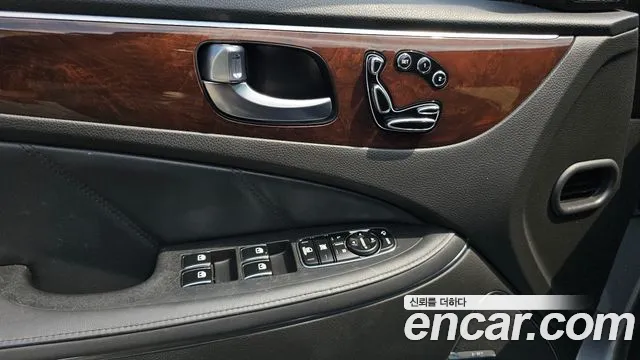 Hyundai Equus 2015 — фото 17