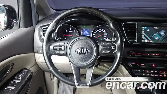 Kia Canival 2018 — фото 16