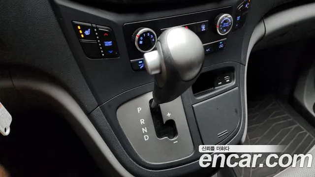 Hyundai Starex 2018 — фото 9