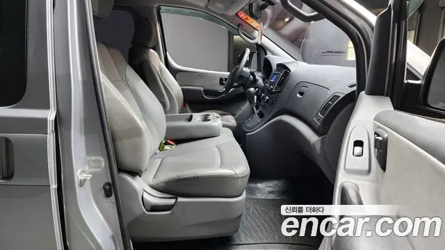 Hyundai Starex 2018 — фото 10