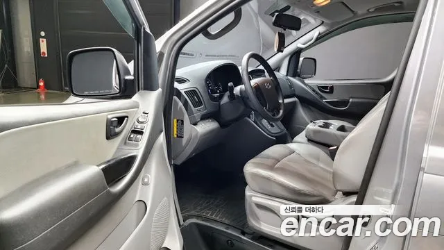 Hyundai Starex 2018 — фото 11