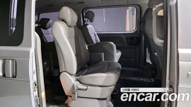 Hyundai Starex 2018 — фото 12
