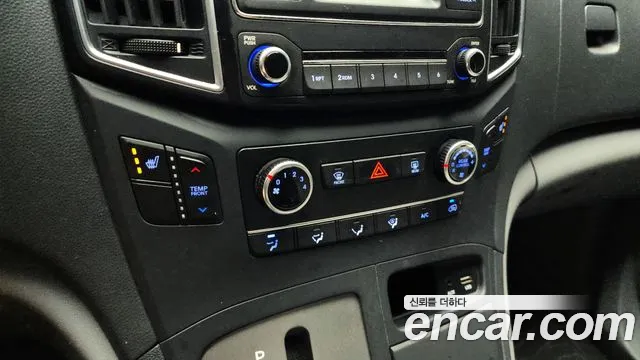 Hyundai Starex 2018 — фото 16