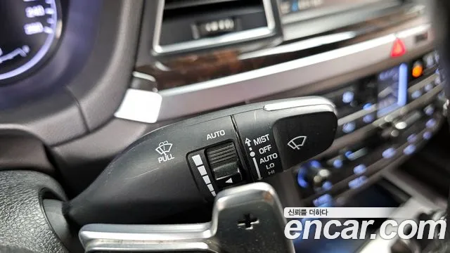 Hyundai Genesis 2016 — фото 16