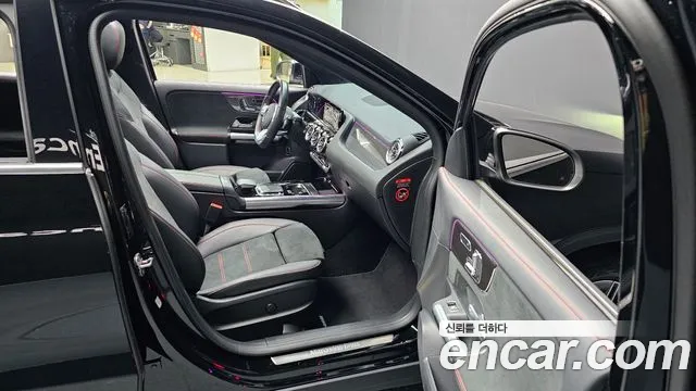 Mercedes-Benz GLA-Class 2023 — фото 10
