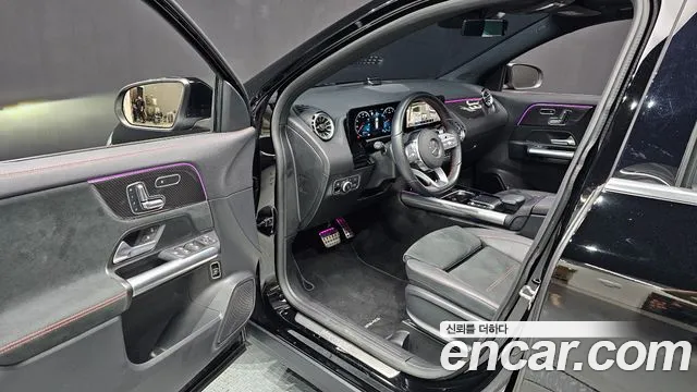 Mercedes-Benz GLA-Class 2023 — фото 11